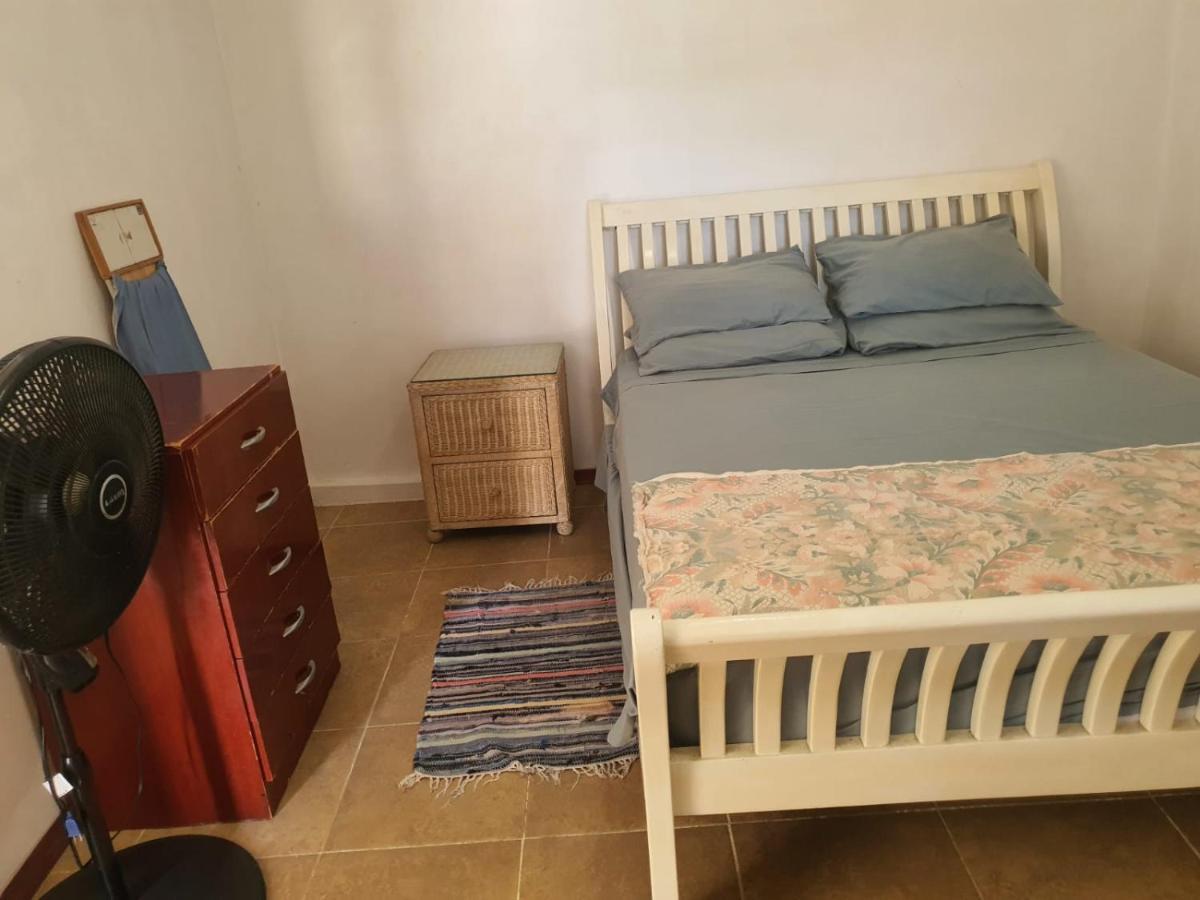 Ventnor House Apartments Бриджтаун Екстер'єр фото