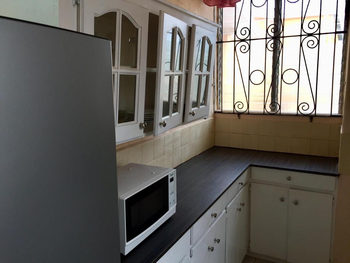 Ventnor House Apartments Бриджтаун Екстер'єр фото