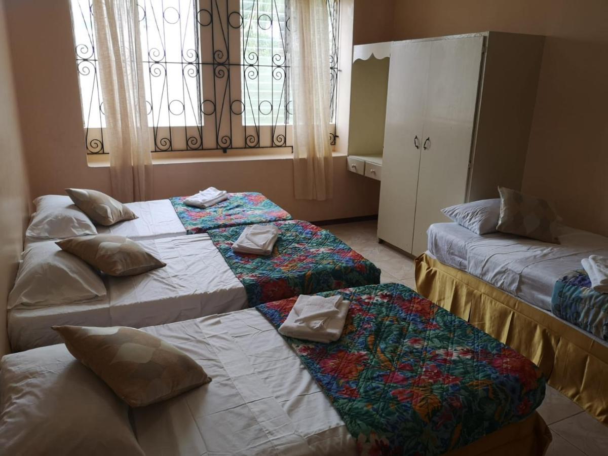 Ventnor House Apartments Бриджтаун Екстер'єр фото